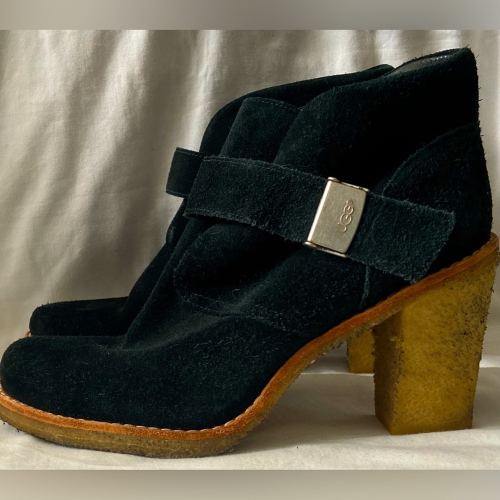 Ugg Australia Brienne suede buckle ankle boot with rubber block heel Size 9